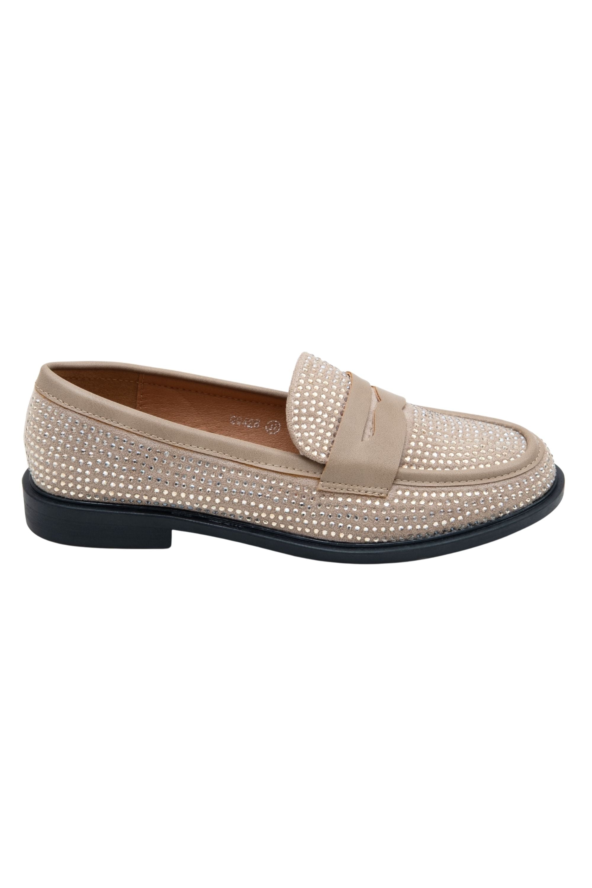 Crystal Royale Loafers Beige, drawing attention to flexible and durable rubber sole