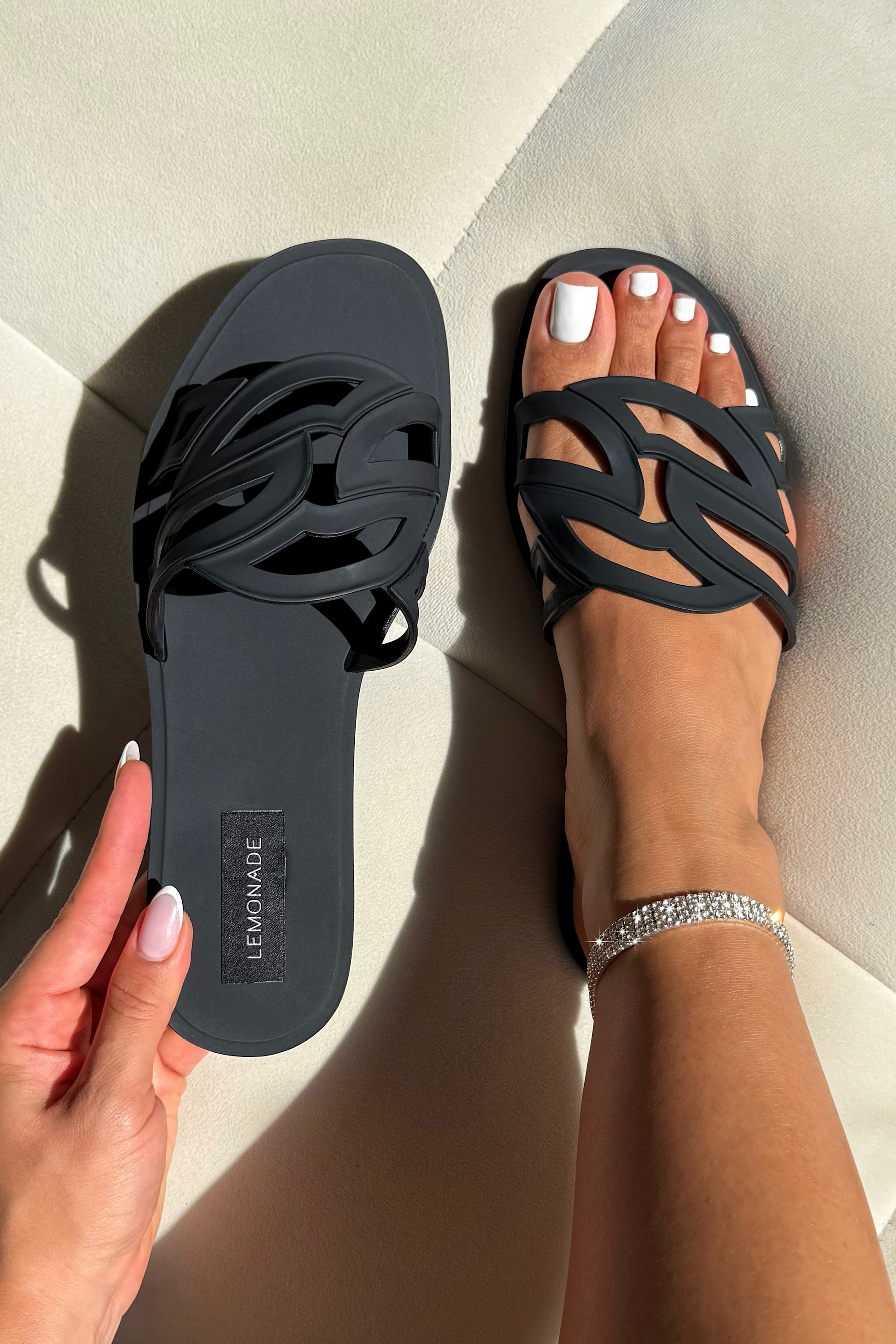 Sculpt Detail Jelly Sliders Black