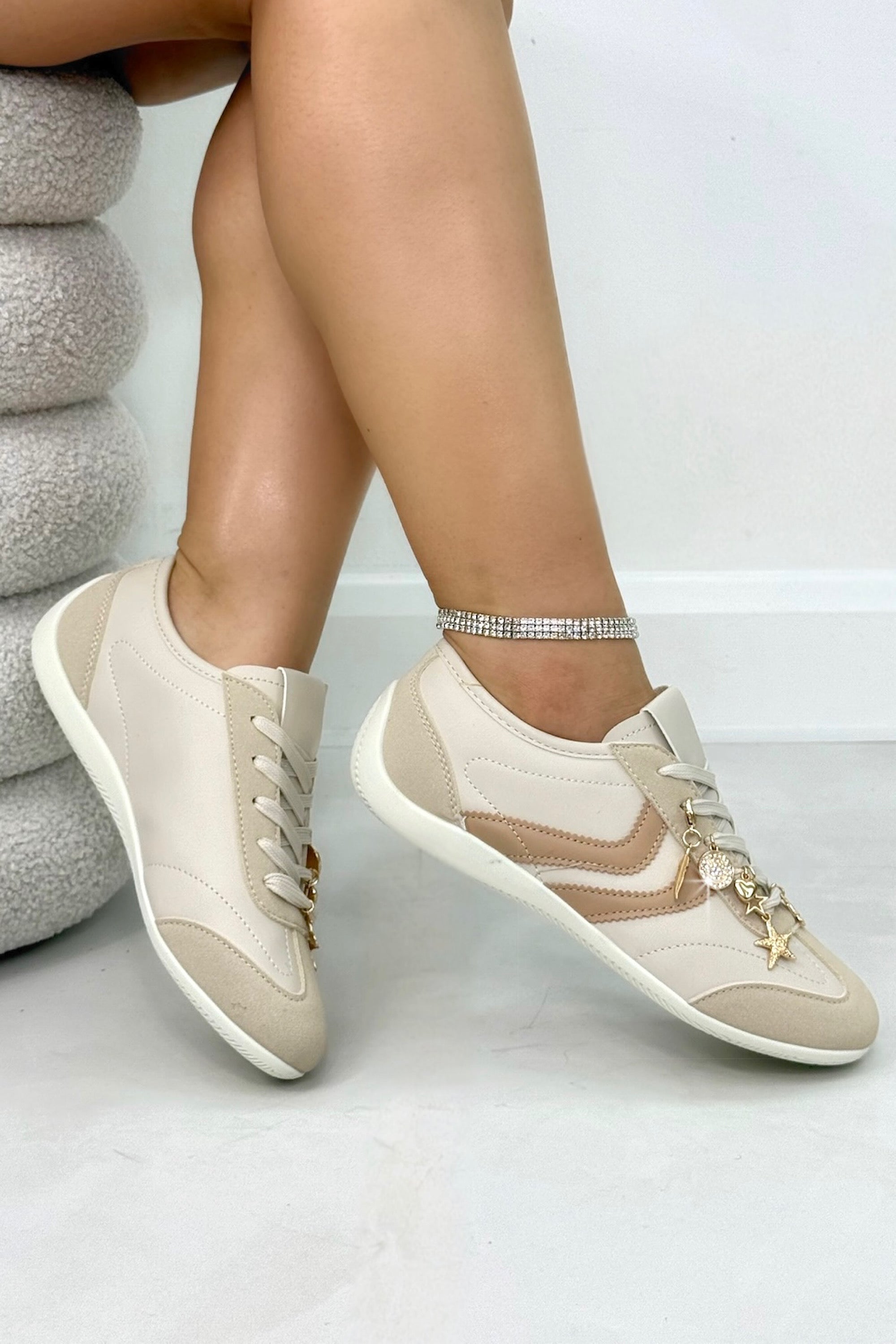 Sparkly Charm Horizon Trainers Nude, with a closer look at the design details