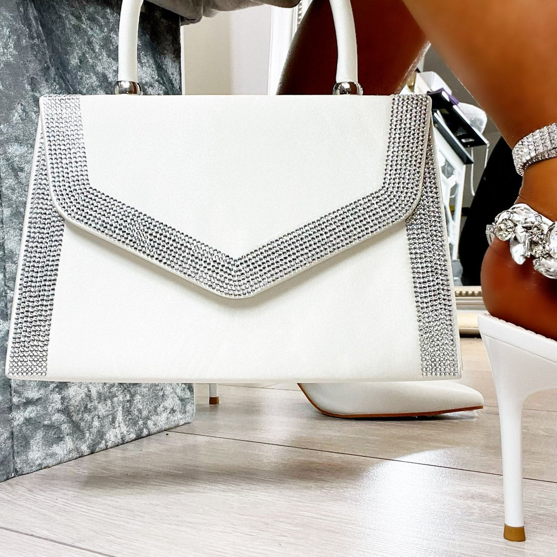 Crystal Envelope Handbag Ivory with satin Material/Handle
