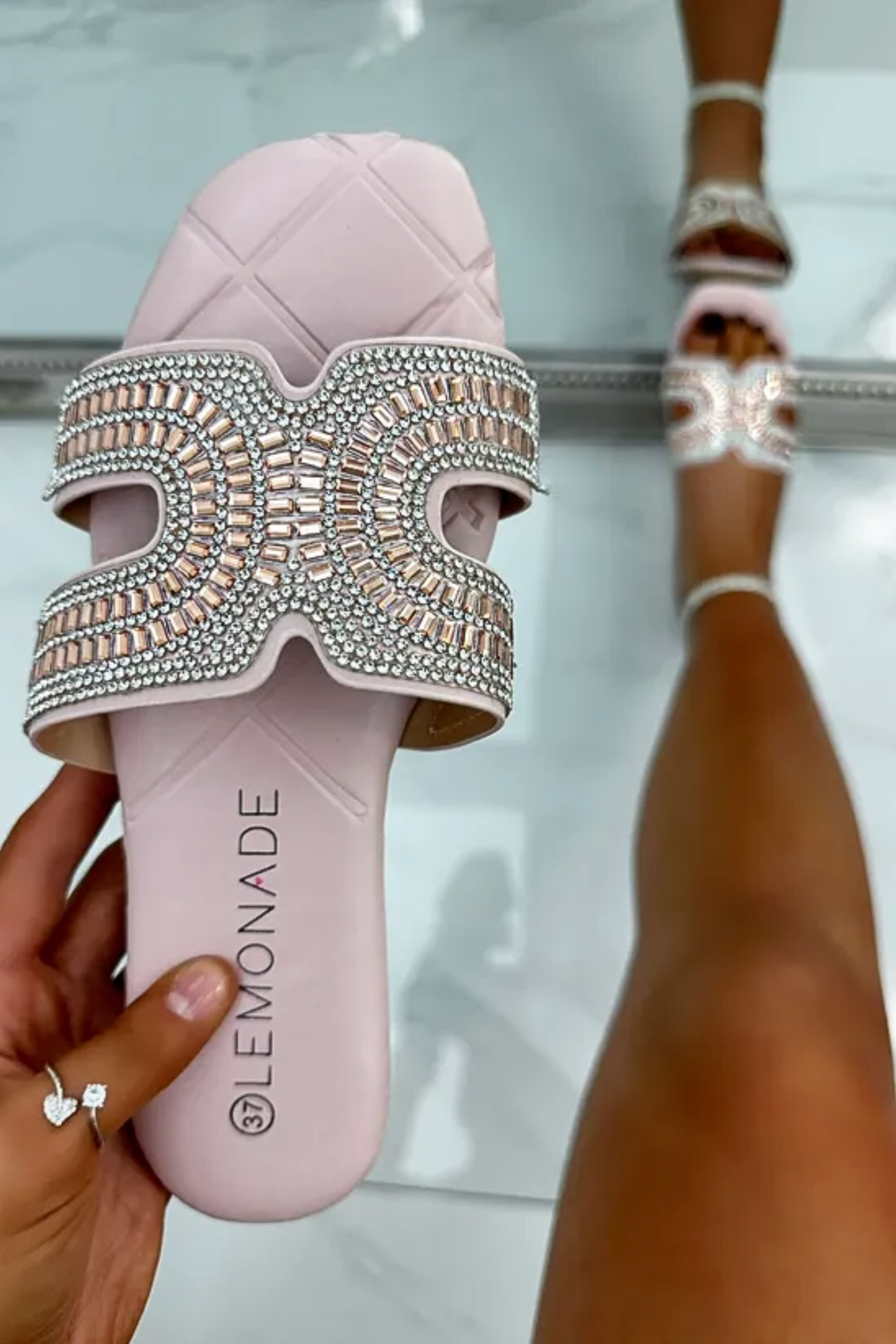 Crystal Aurora Sliders Pink, drawing attention to rounded-Toe Design