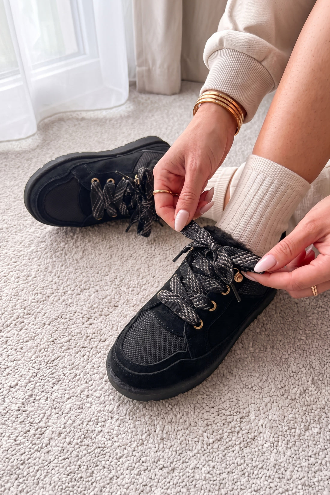 Hudson Comfort Faux Suede Check Lace Faux Fur Lined Trainers Black