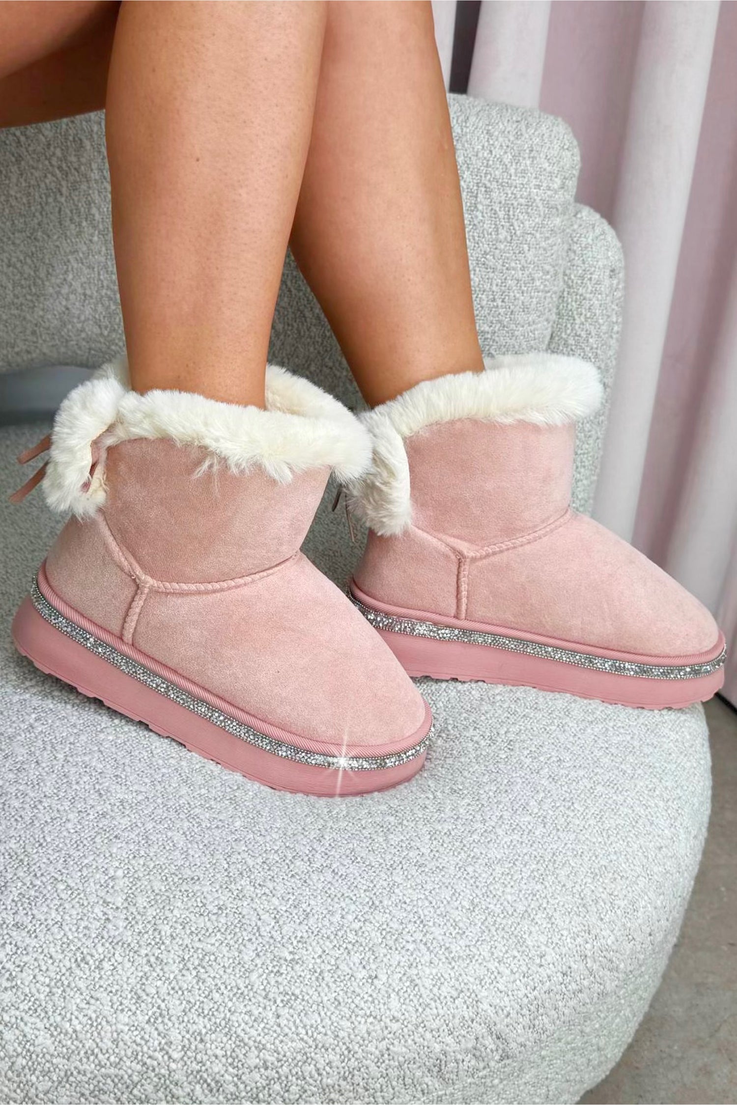 Crystal Faux Fur Bow Snugg Boots Pink