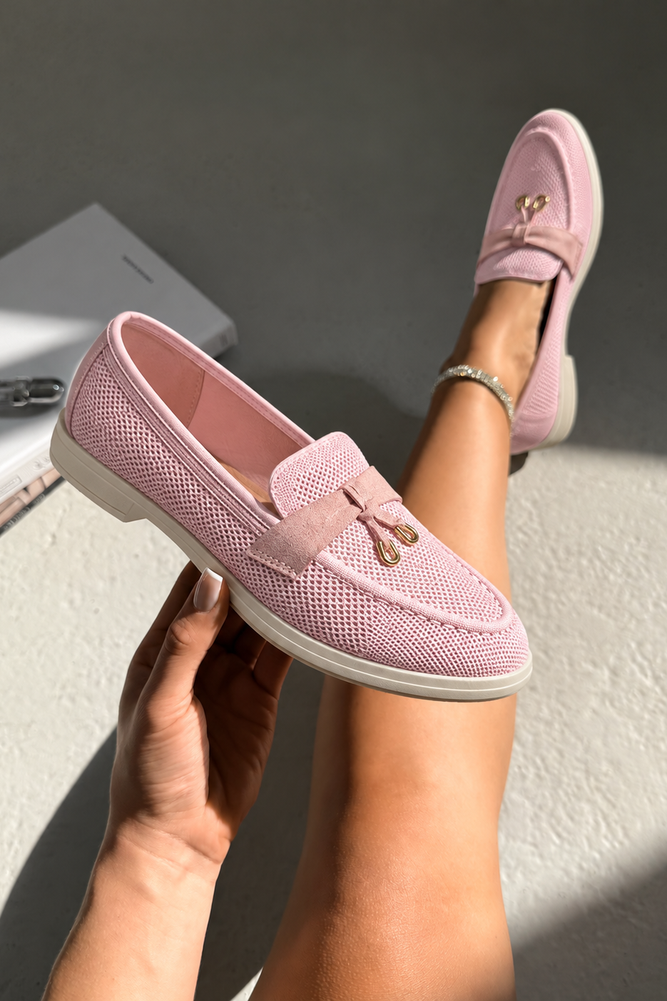 A pair of women&