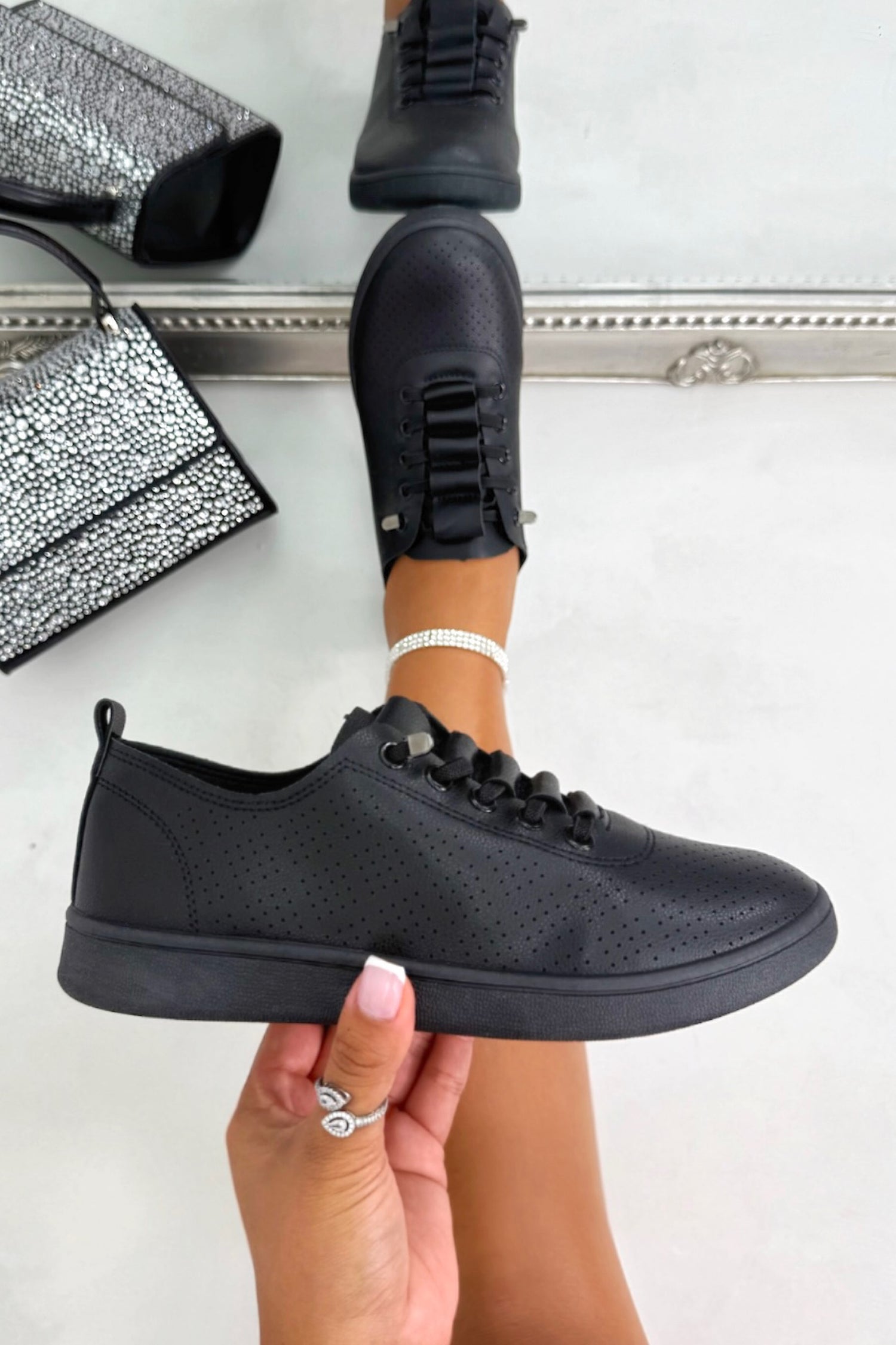 Crystal Comfort Breeze Loop Trainers Black