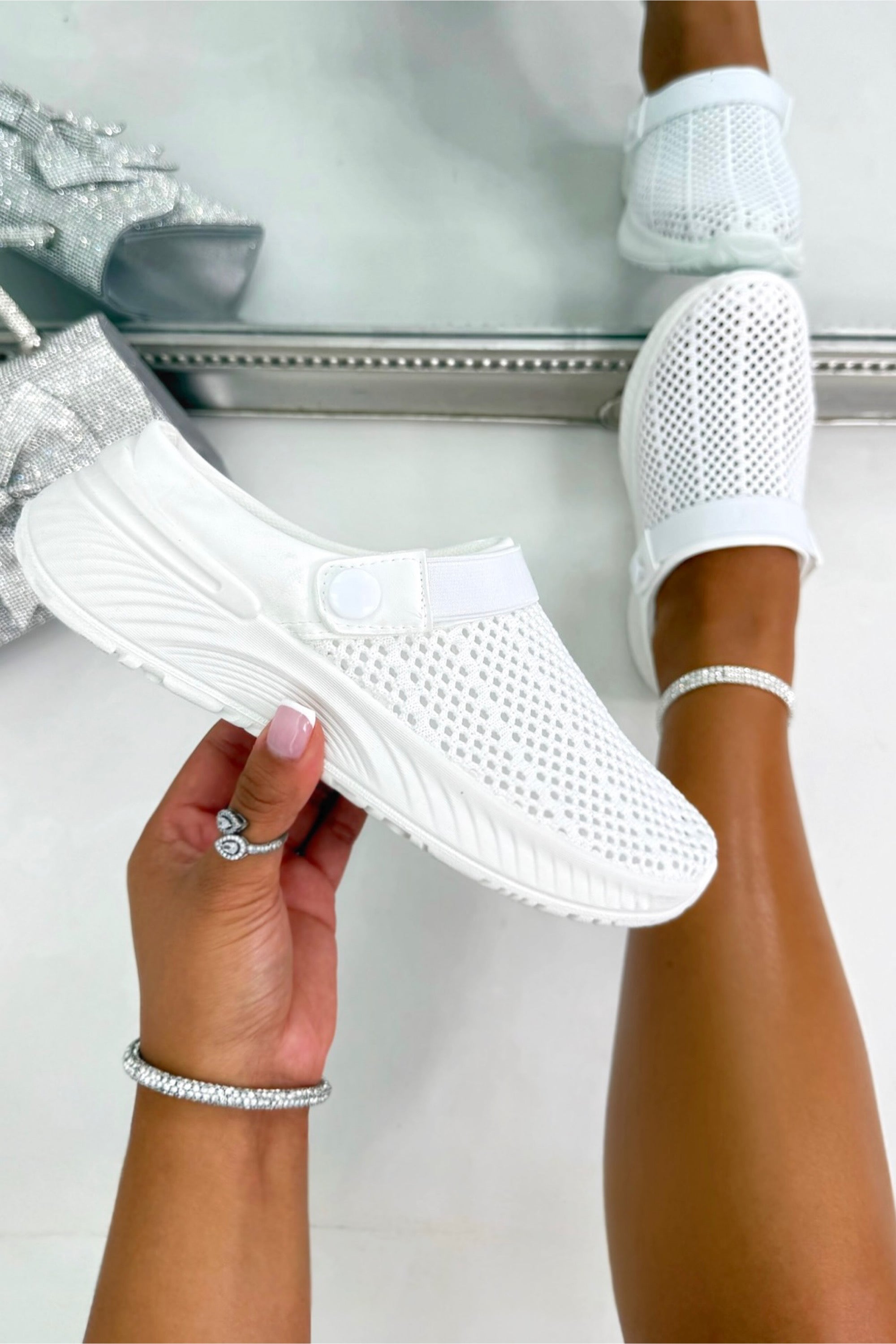 Comfort Easy-Move Clog Sliders White