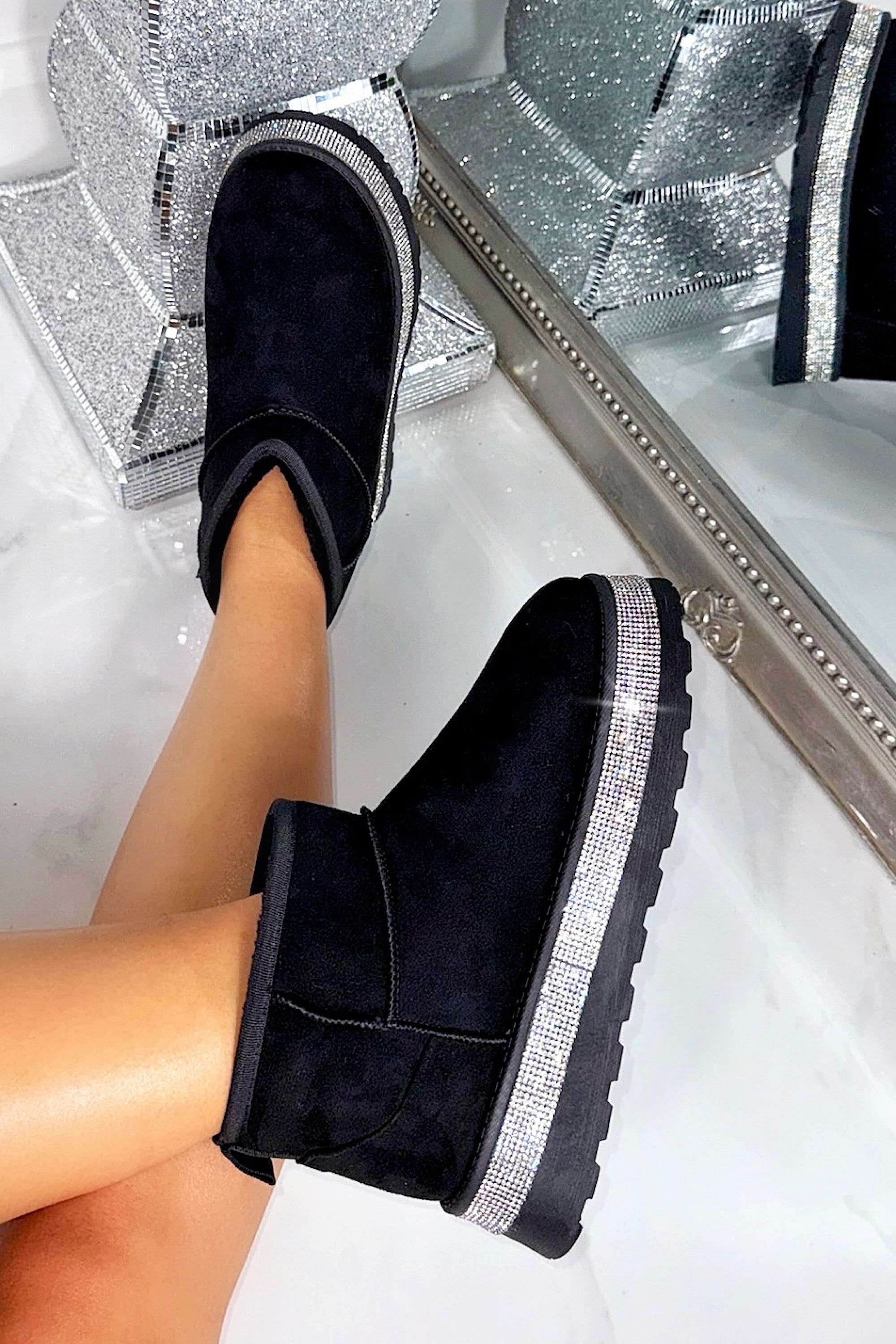 Crystal Diamond Edge Cosy Snug Mini Boots Black