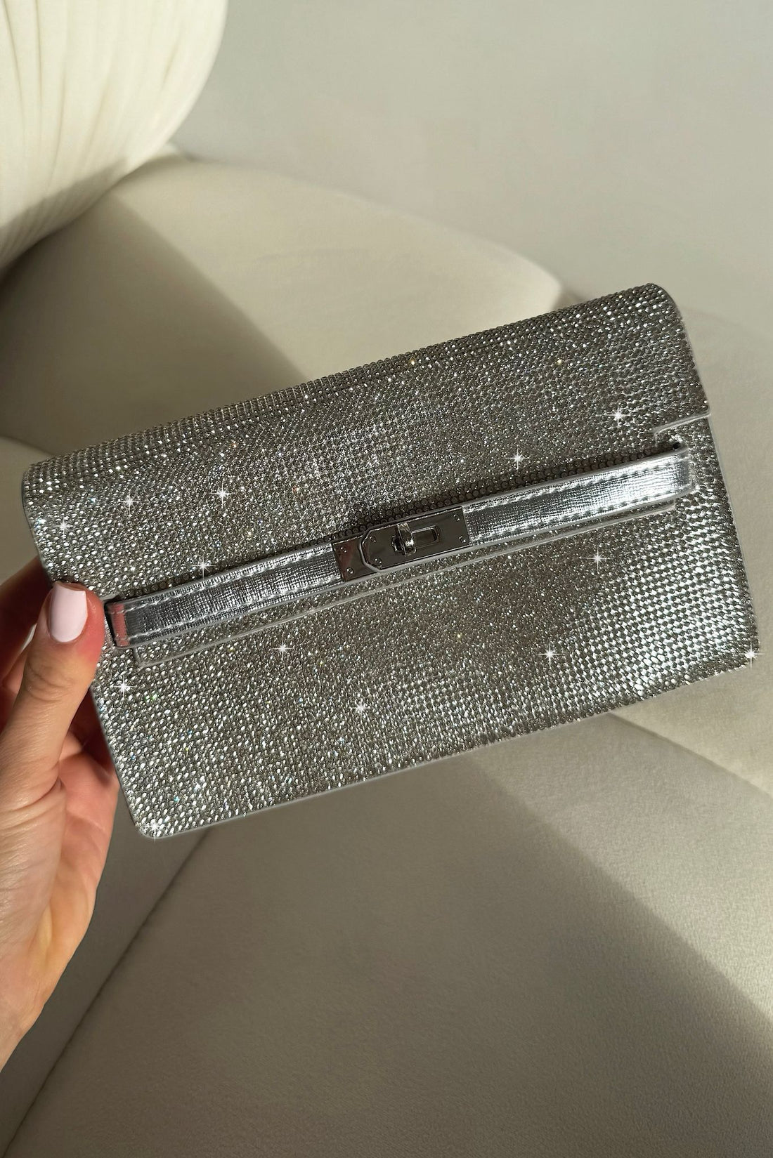 Crystal Rhinestone Chain Strap Evening Clutch Bag Silver with shimmering crystal embellishments, perfect for occasionwear and evening styling.