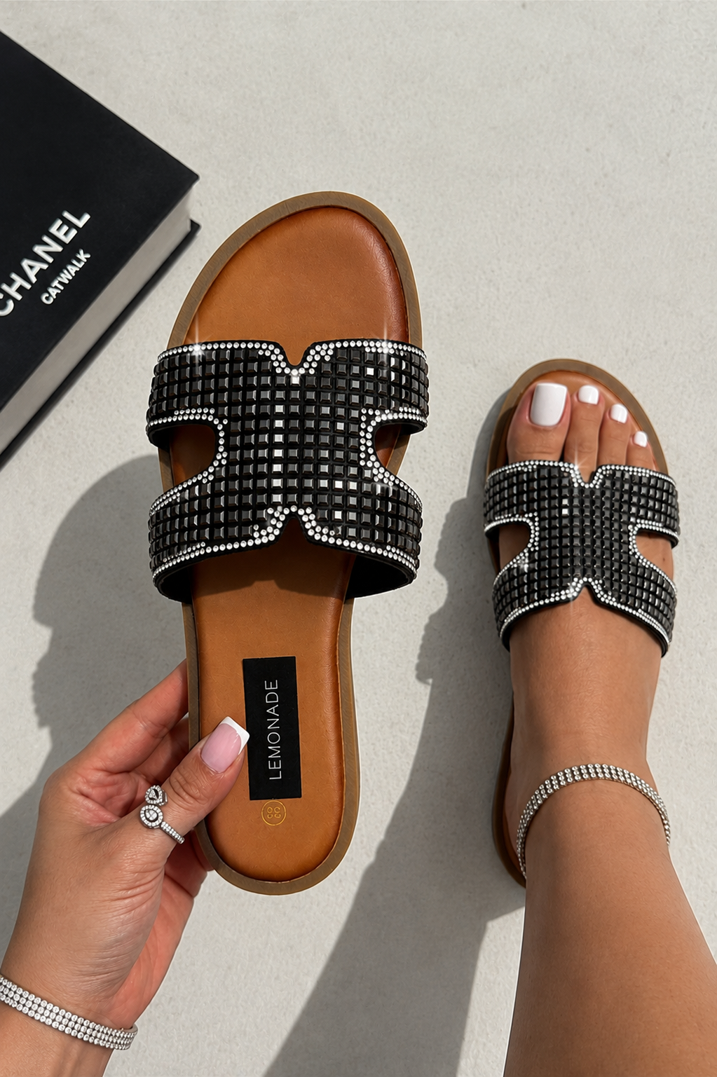 Sparkle Glow Halo Cut-Out Sliders Black
