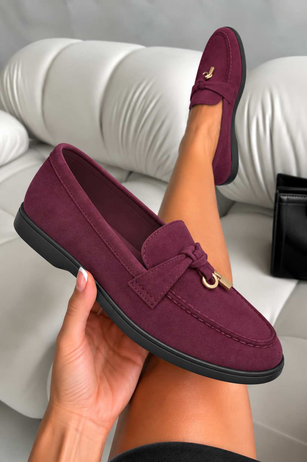 A pair of women&