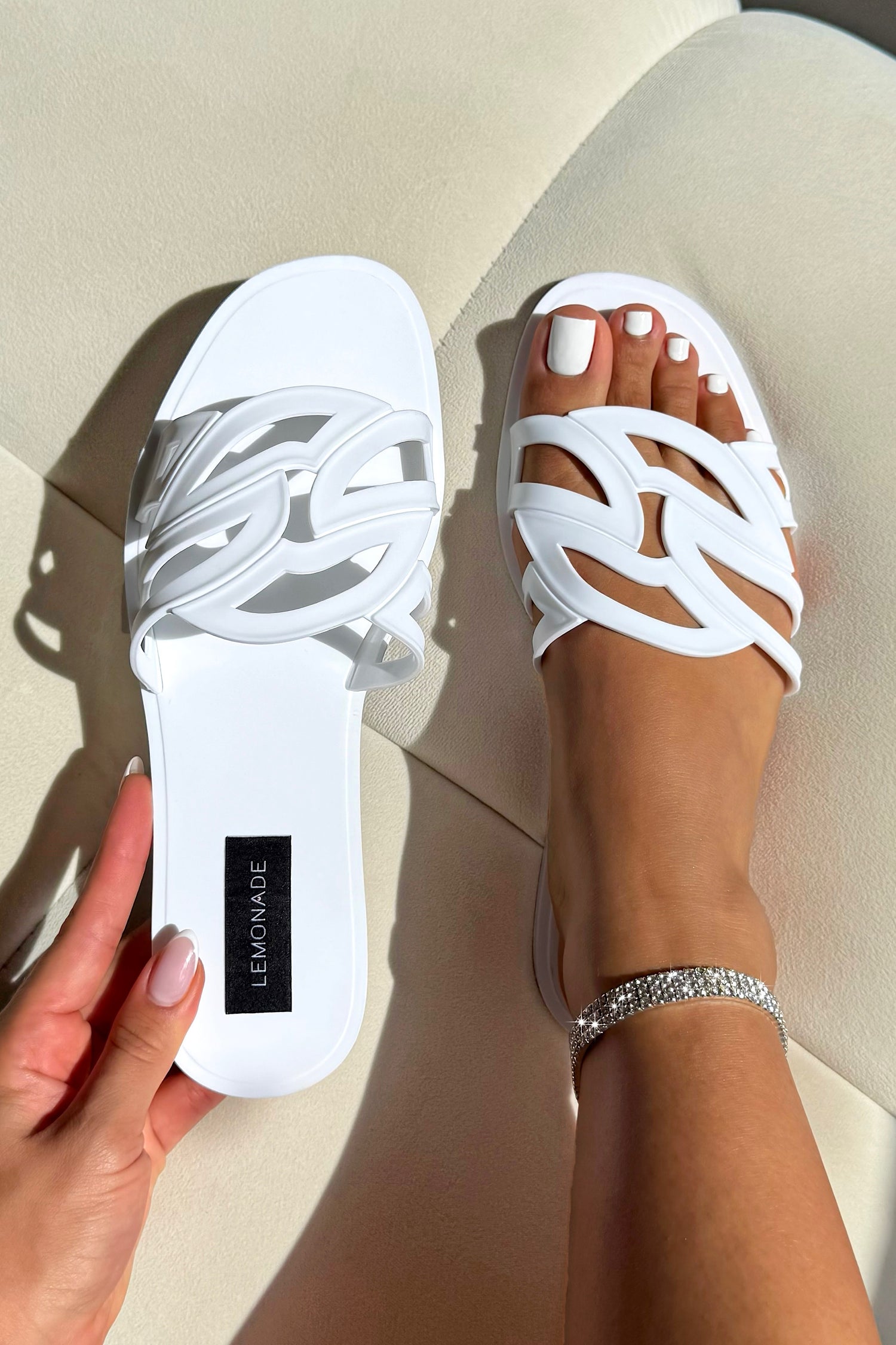 Sculpt Detail Jelly Sliders White