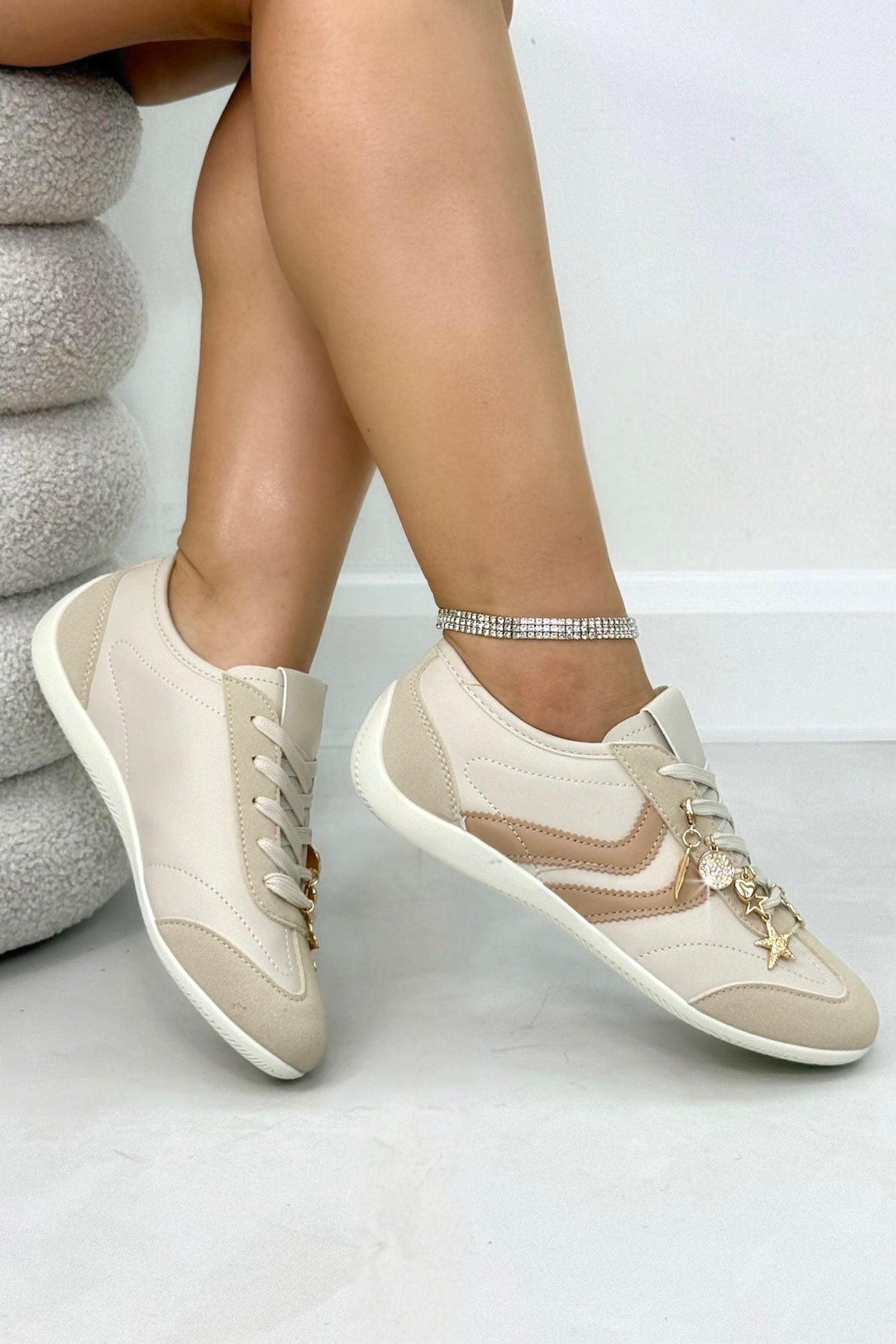 Sparkly Charm Horizon Trainers Nude, with a closer look at the design details